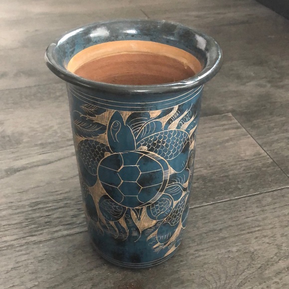 Boho Clay carved Vase Hand made in Nicaragua - Picture 7 of 7